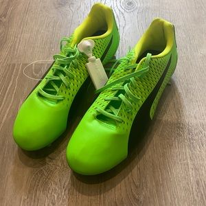 Pump men’s soccer cleats